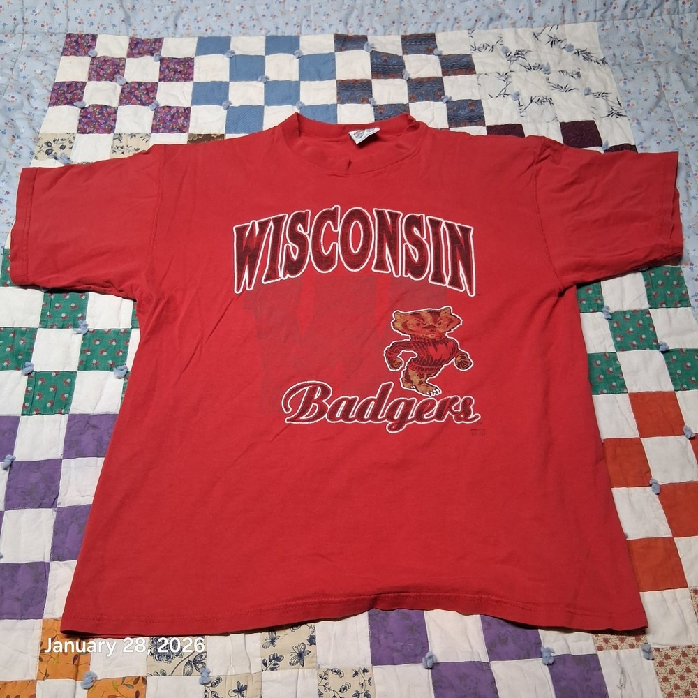 * Vintage Wisconsin Badgers T Shirt 2020 Sport Size Large Red 90s Sports